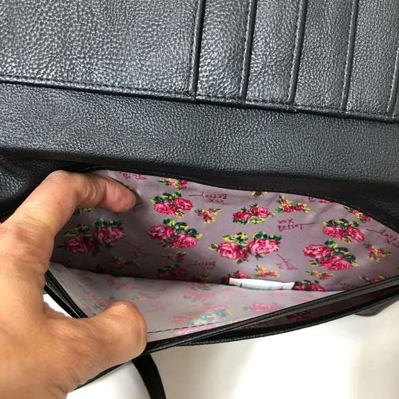 Betsey Johnson Faux Leather Romantic Floral Multi Pockets Crossbody Purse - Picture 6 of 16